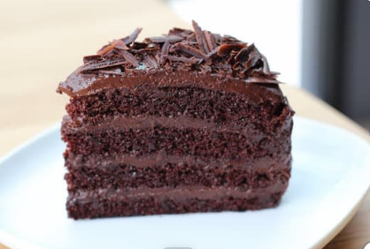 Rich Vegan Chocolate Cake – Nut-Free & 3-Tier