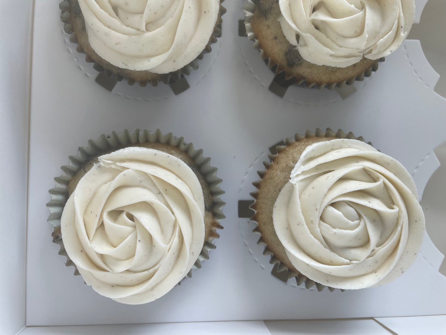 Vegan Cookies & Cream Cupcakes – Nut-Free & Customizable